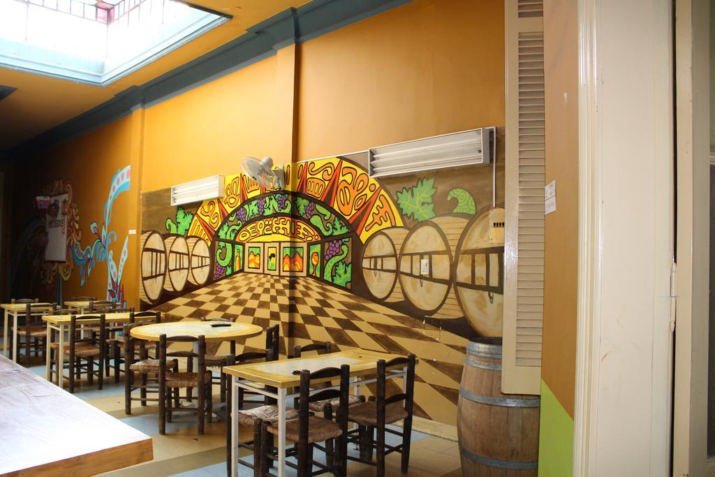 Malbec Hostel Central Mendoza Exterior photo