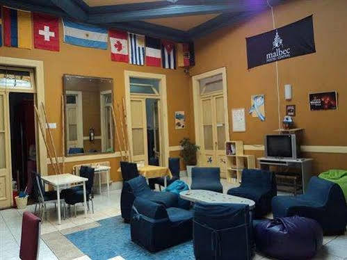 Malbec Hostel Central Mendoza Exterior photo